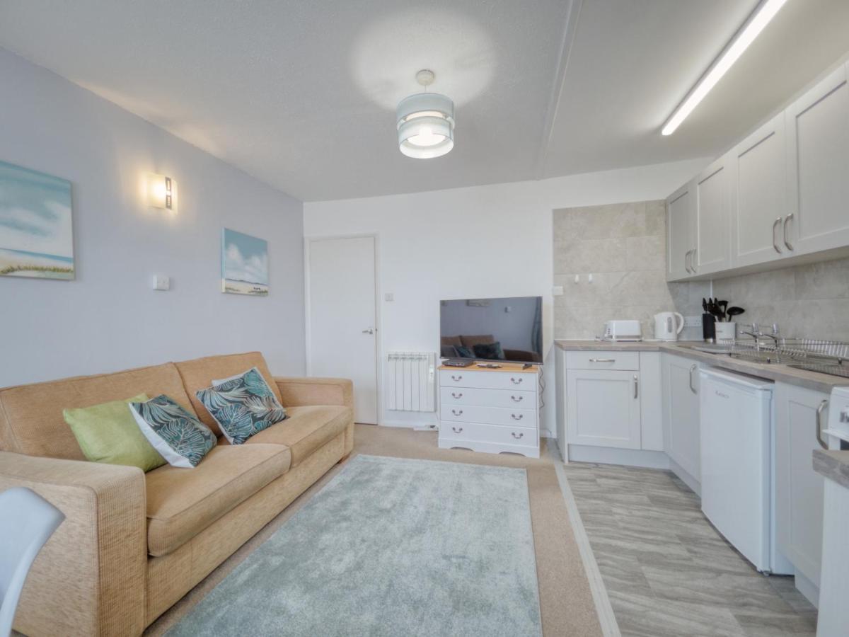 Apartment 7 - 1 Bedroom Sea Front Location - Step Free Access From Rear - Free Parking เพนตัน ภายนอก รูปภาพ