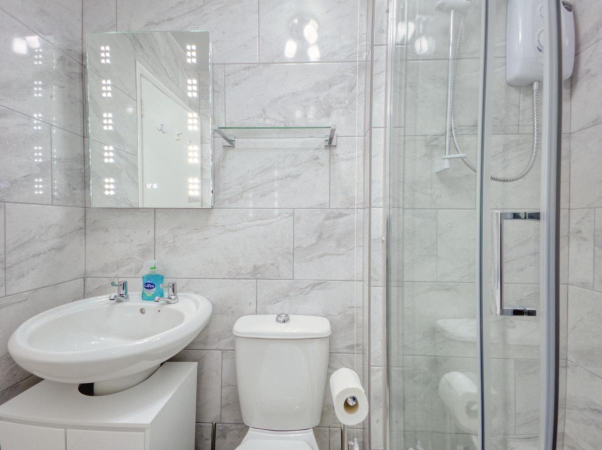 Apartment 7 - 1 Bedroom Sea Front Location - Step Free Access From Rear - Free Parking เพนตัน ภายนอก รูปภาพ